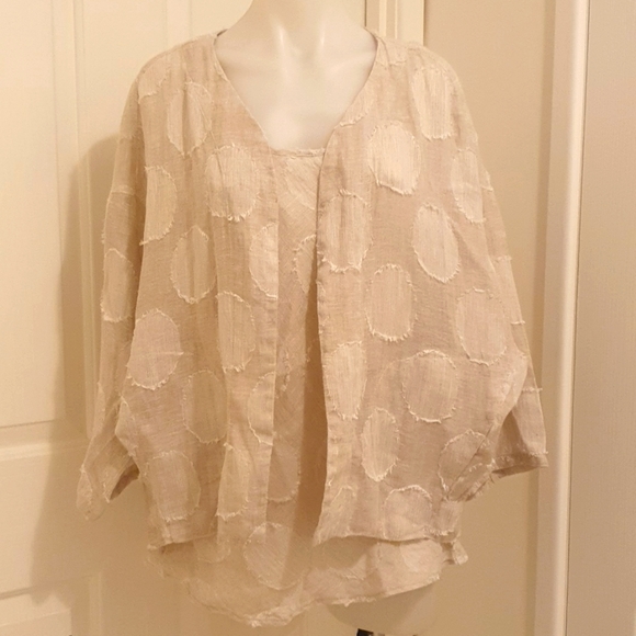 See Saw 2 Peice linen Top and Jacket 100 % Linen in Light biege size 12 - Picture 2 of 10